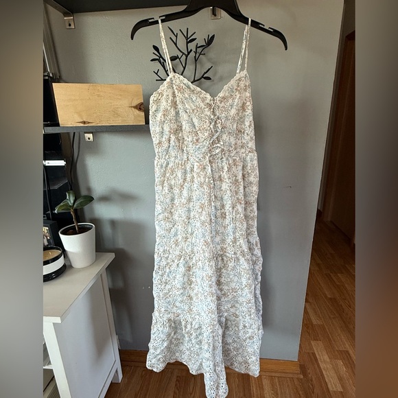 Francesca's Collections Dresses & Skirts - Francesca's Collections White Floral Maxi Dress